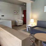 - Recep H Isabel Apartment *